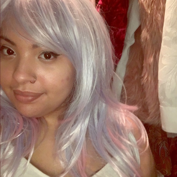 Meet your Posher, Amber - Picture 1 of 2